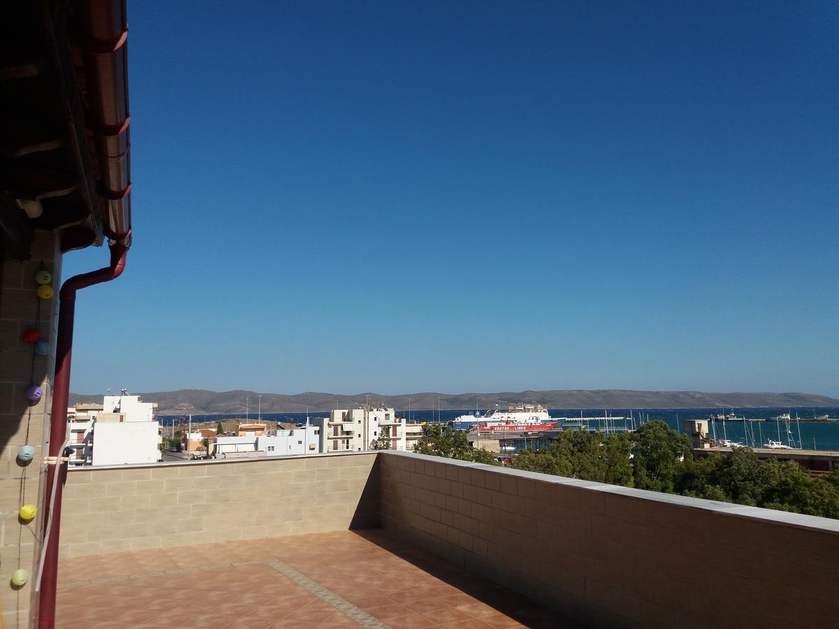 Nikolakakis Rooms Lavrio Экстерьер фото