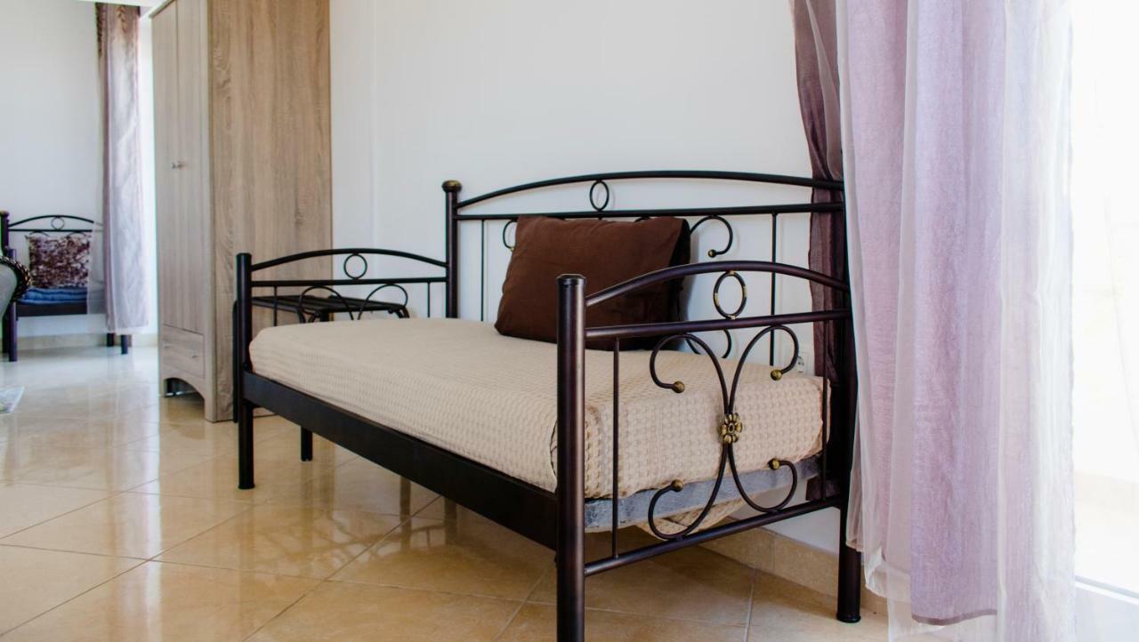 Nikolakakis Rooms Lavrio Экстерьер фото