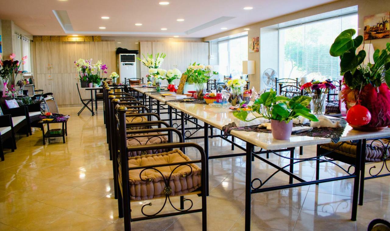 Nikolakakis Rooms Lavrio Экстерьер фото